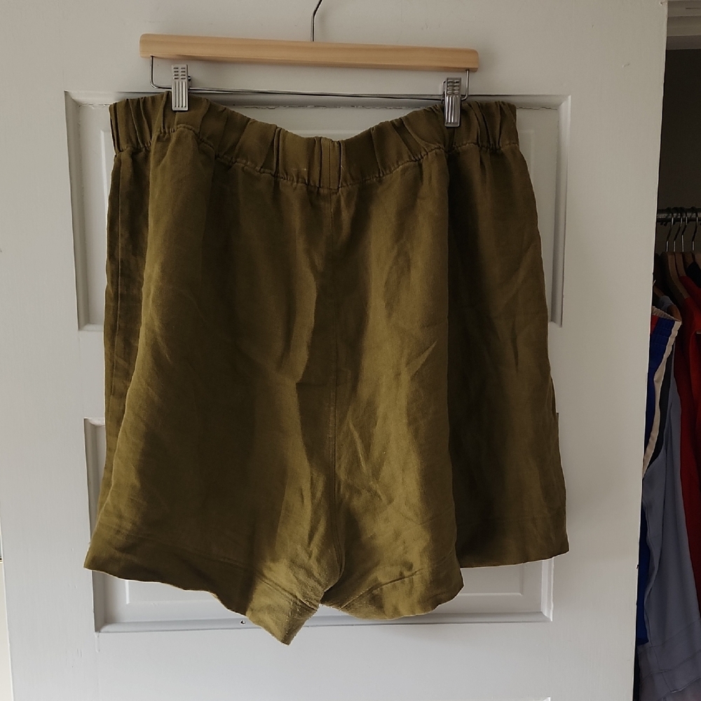 Elizabeth Suzann Olive Shorts